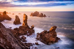 Foto de los urros de Liencres en Cantabria al atardecer
